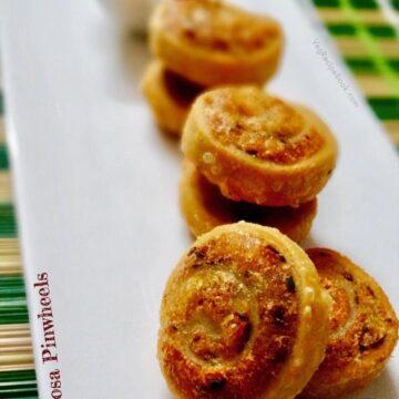 Samosa Pinwheels Recipe | Samosa Bites Recipe | Aloo Bhakarwadi Recipe | How to make samosa pinwheel