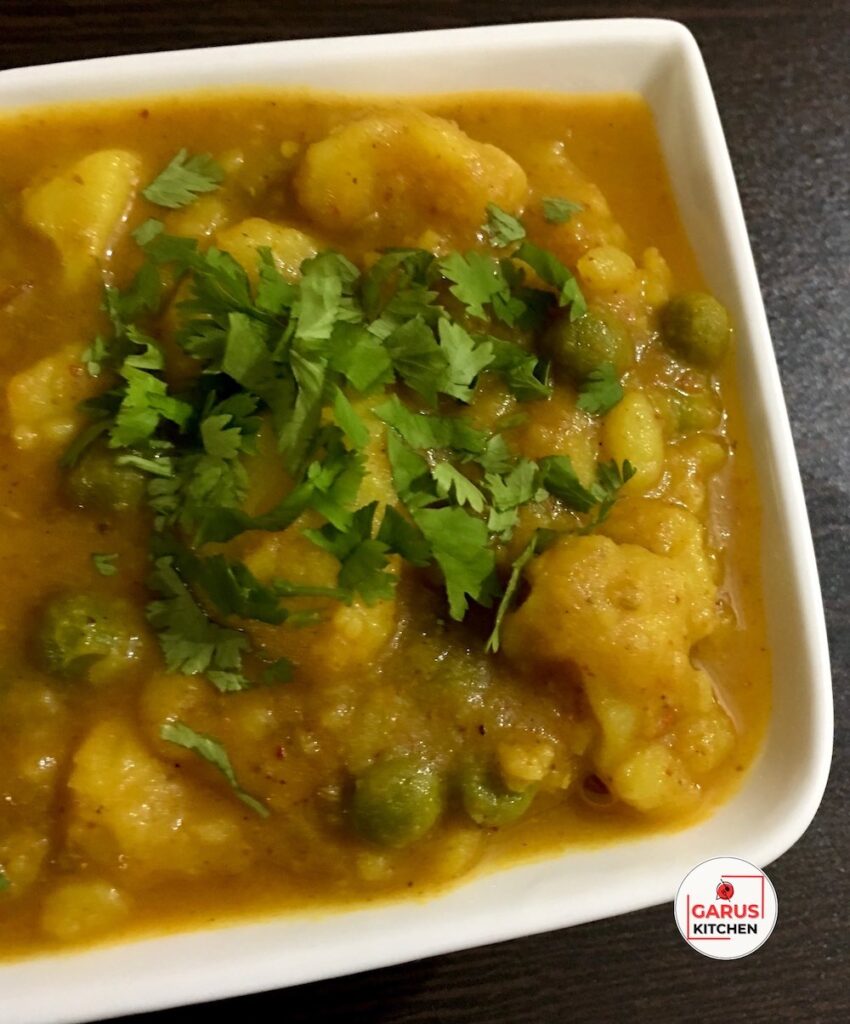 Bhandare wali Aloo ki Sabji Recipe | Potato Curry Recipe