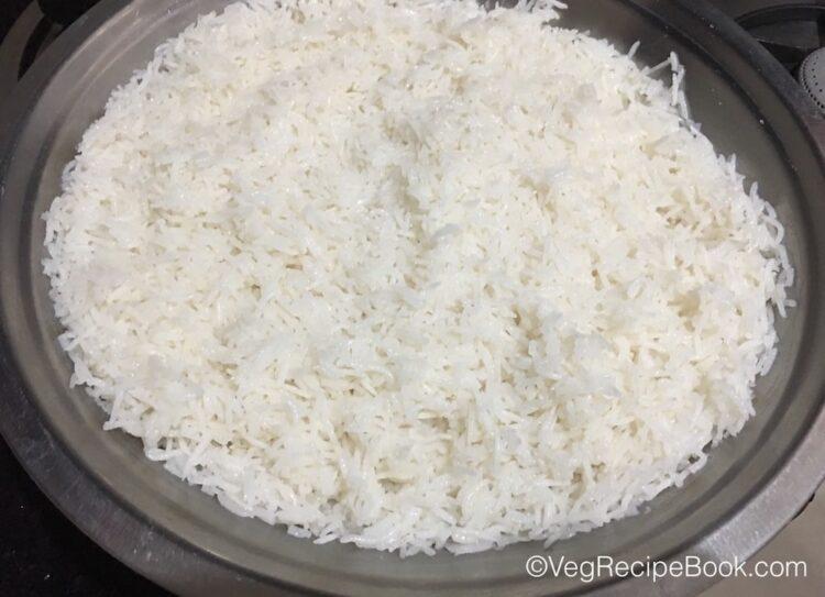 Perfect Steamed Rice Recipe | Fluffy Boiled Rice Recipe - The Garus Kitchen