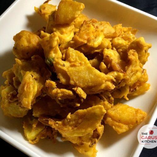 aloo pyaz pakoda recipe | aloo pyaj pakodi recipe | potato onion fritters recipe