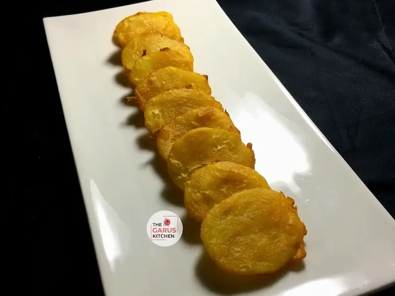 aloo pakoda recipe | how to make potato pakora | potato fritters recipe