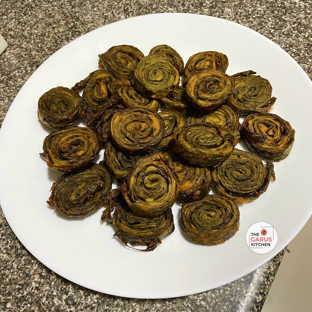arbi ke patode recipe | taro leaves roll | rikwach recipe | colocasia leaves roll recipe